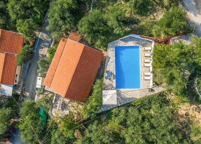 Yiannakis Villa