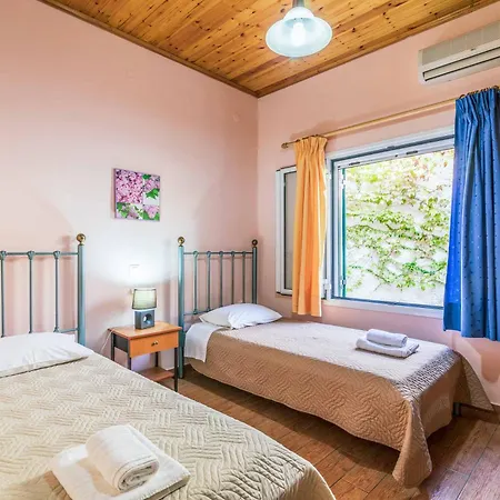 Yiannakis Villa *